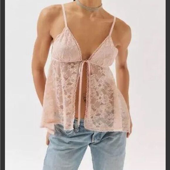 Urban Outfitters UO Roxie Sheer‎ Lace Flyaway Cami Size M Powder Pink - Picture 1 of 9